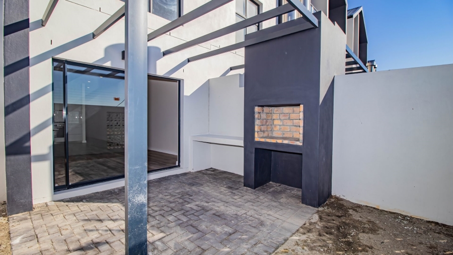 To Let 3 Bedroom Property for Rent in Sandown Western Cape